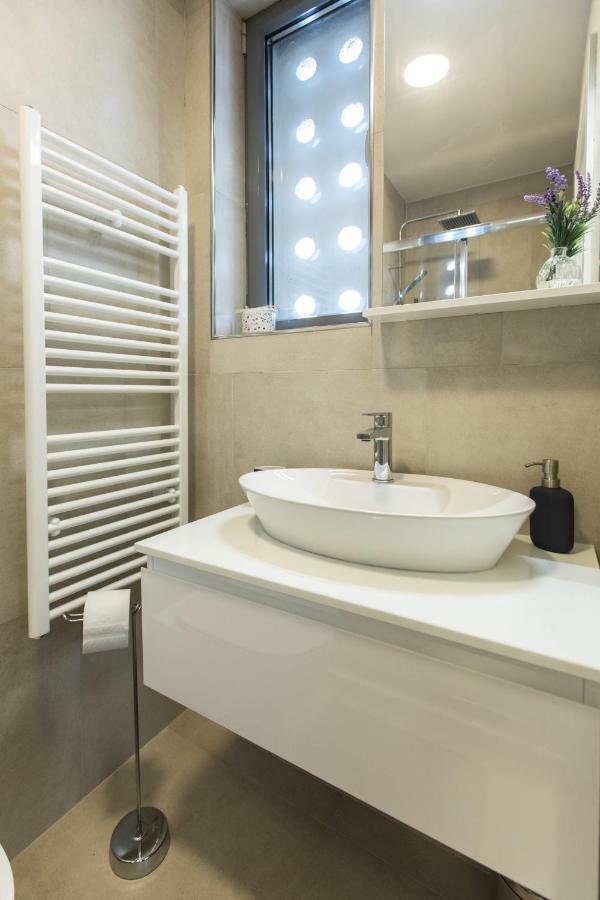 Spacious Modern Close To The Apartament