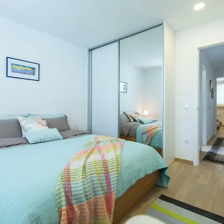 Spacious Modern Apartment Close To The Beach Dubrovnik Exterior photo