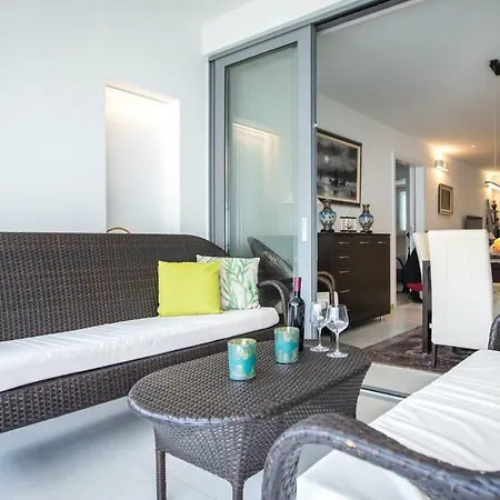 Spacious Modern Apartment Close To The Beach Dubrovnik Exterior photo