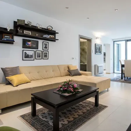 Spacious Modern Apartment Close To The Beach Dubrovnik Exterior photo