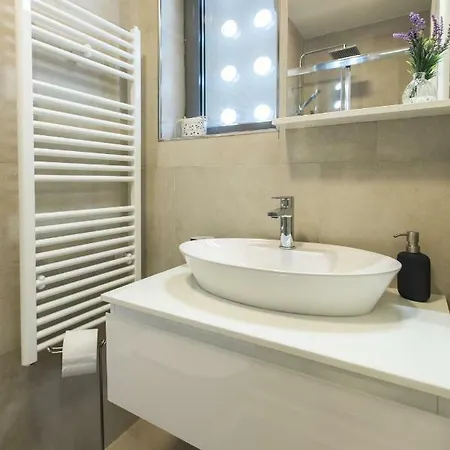 Spacious Modern Apartment Close To The Beach Dubrovnik Exterior photo